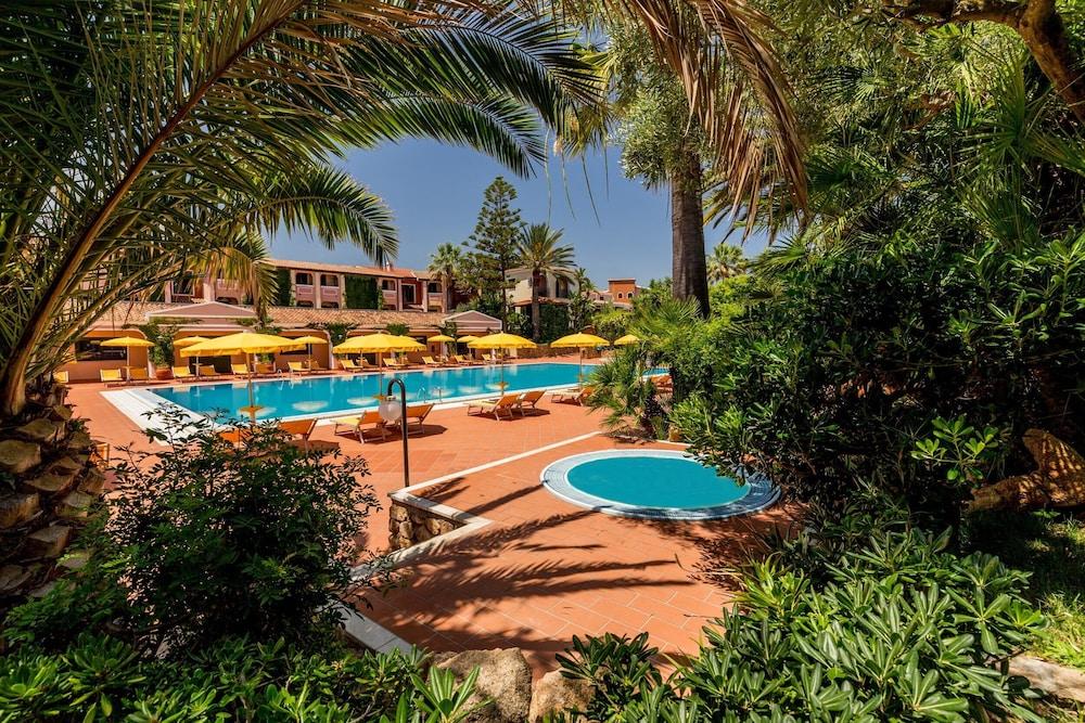 Cala Ginepro Hotel Resort & Spa Orosei Buitenkant foto